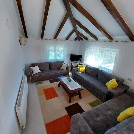 Guest House Ilir Μπεράτ Εξωτερικό φωτογραφία